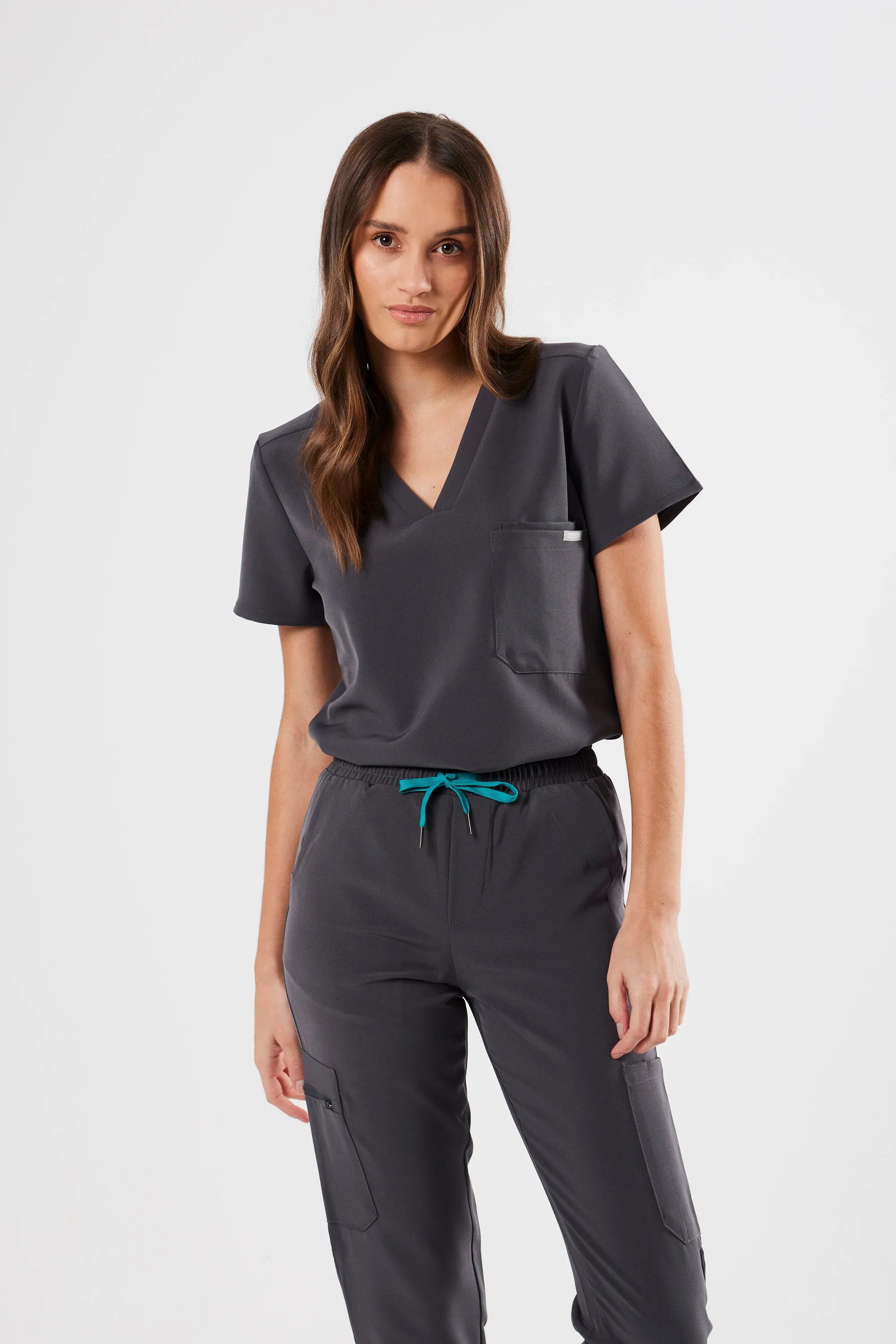 FLEX ONE-POCKET WOMEN'S SCRUB TOP (PEWTER GREY)