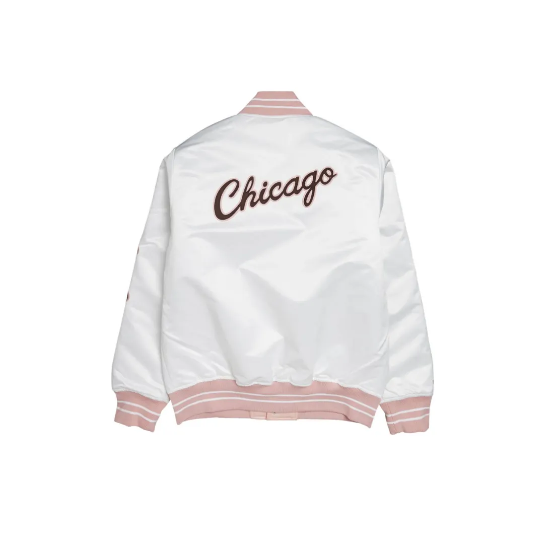 Mitchell & Ness NBA Neopolitan Satin Bulls Jacket - White