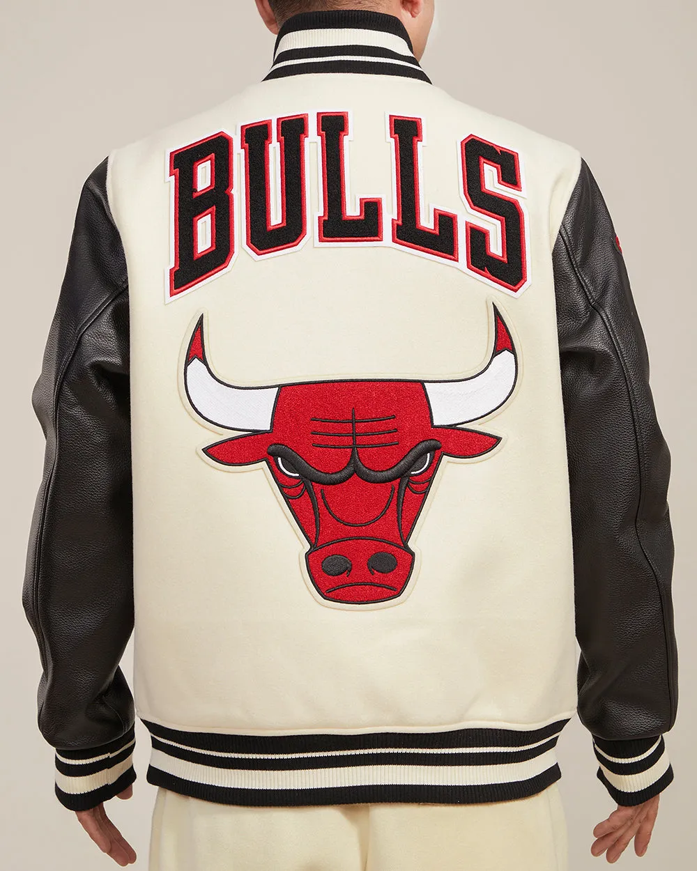 NBA CHICAGO BULLS RETRO CLASSIC RIB WOOL VARSITY JACKET (EGGSHELL/ BLACK)