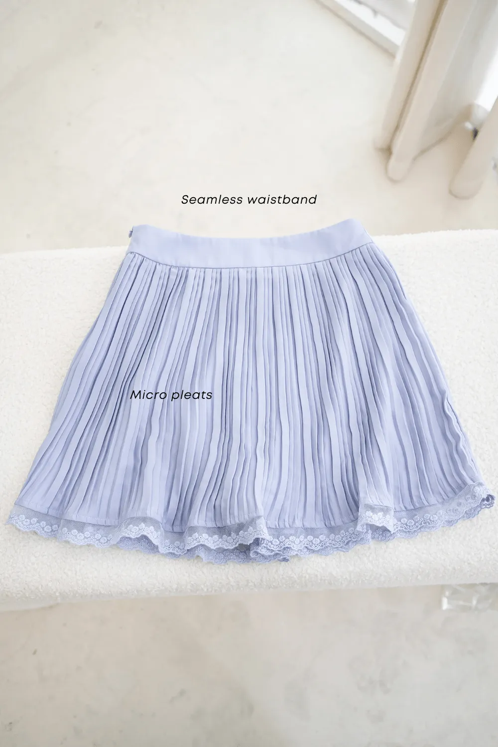 ROSEMARY LACE PLEATED SKORTS IN BLUE
