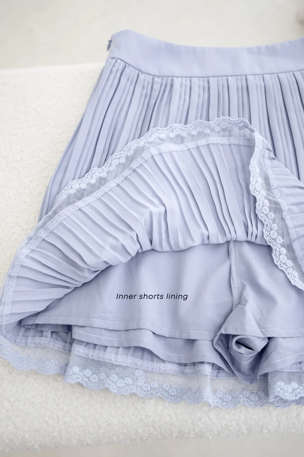 ROSEMARY LACE PLEATED SKORTS IN BLUE